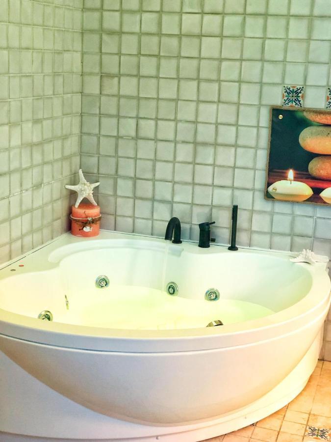 Bed and Breakfast N&M Dimora Carrieri Luxury Monopoli Exterior foto